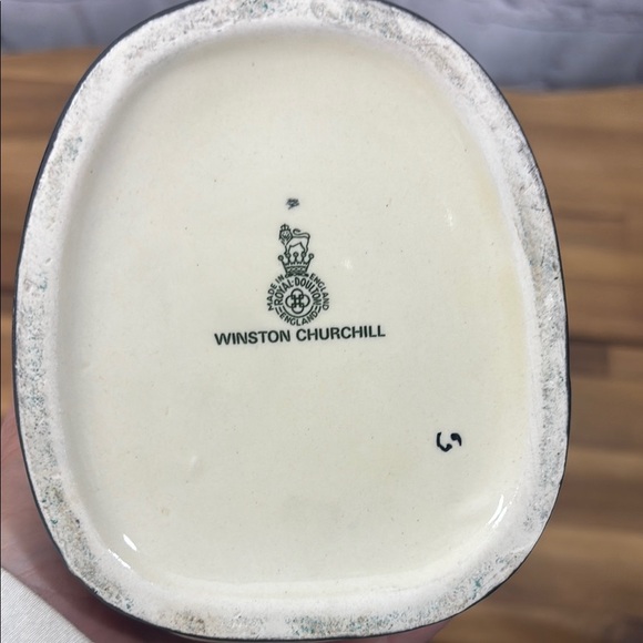 Royal Dalton Winston Churchill Mug - Picture 7 of 8